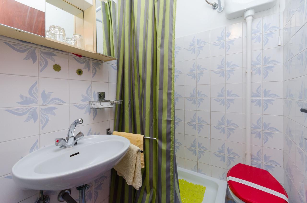 Apartments And Room Luka Klenovica Ngoại thất bức ảnh