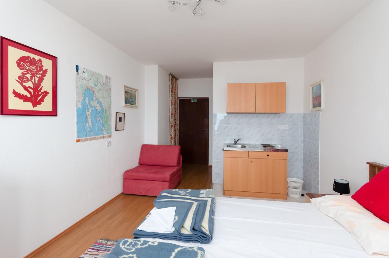 Apartments And Room Luka Klenovica Ngoại thất bức ảnh